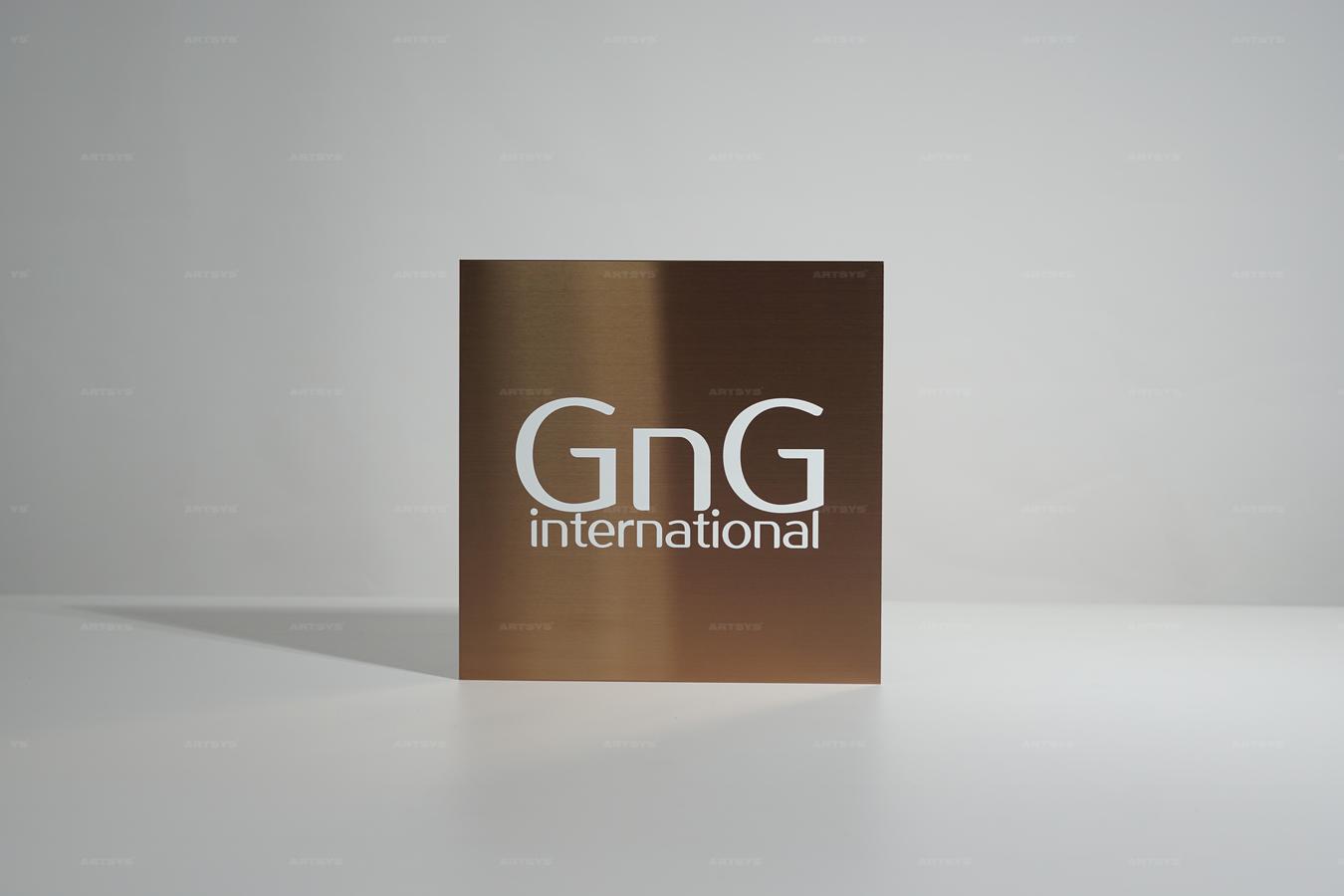 아트시스의 스테인리스 스틸 명판 GnG international 고급스러운 디자인